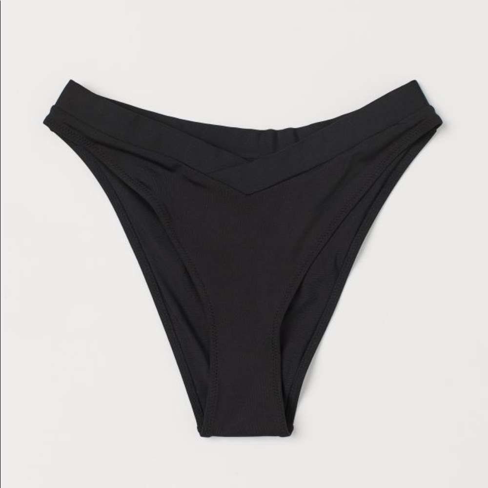 V-cut bikini bottoms